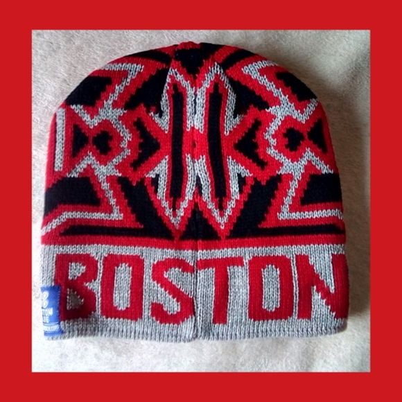 BOSTON ADULTS UNISEX WINTER HATS! BRAND NEW - Picture 2 of 2